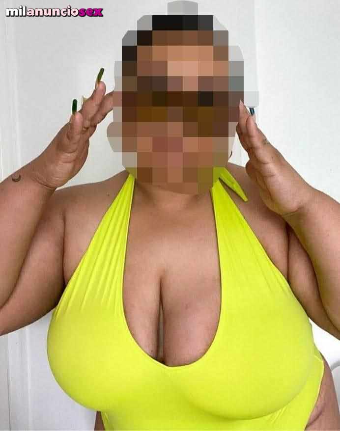 Sexy gordita cachonda dominicana fiestera