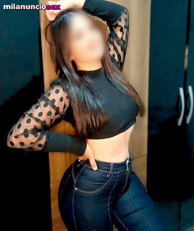CHICA ARDIENTE Y JUGOSA
