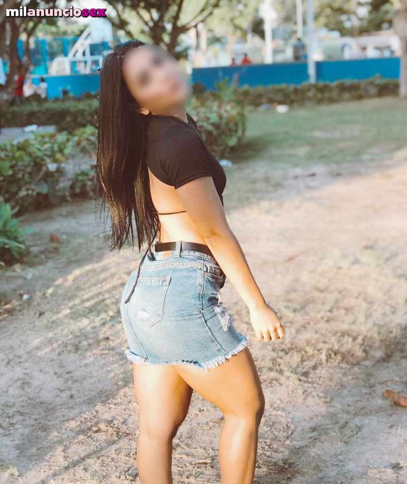 UNA FEMENINA Y DULCE CHICA