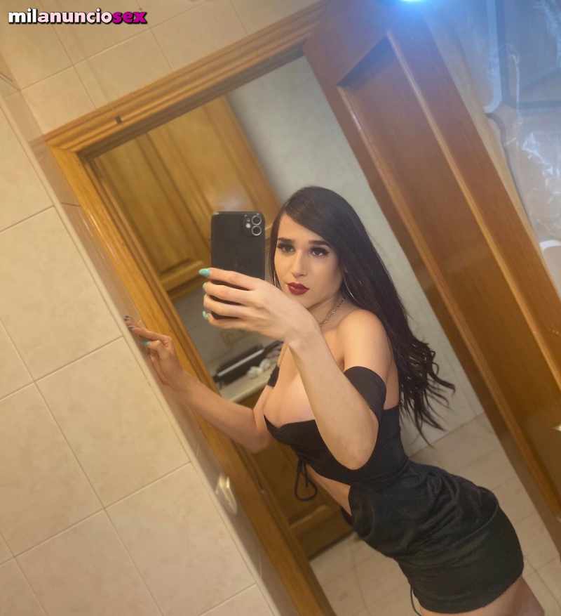 Valeria hermosa trans femenina