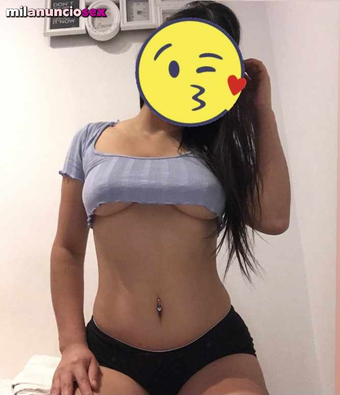 Latina jovencita caliente