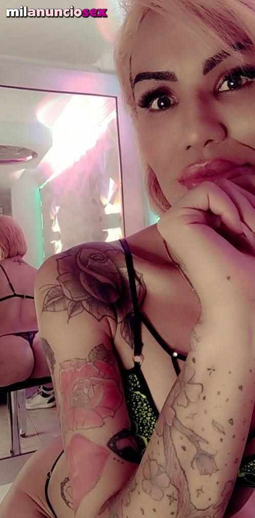 DANIELA TATUADA FEMENINA DELICADA FIERA