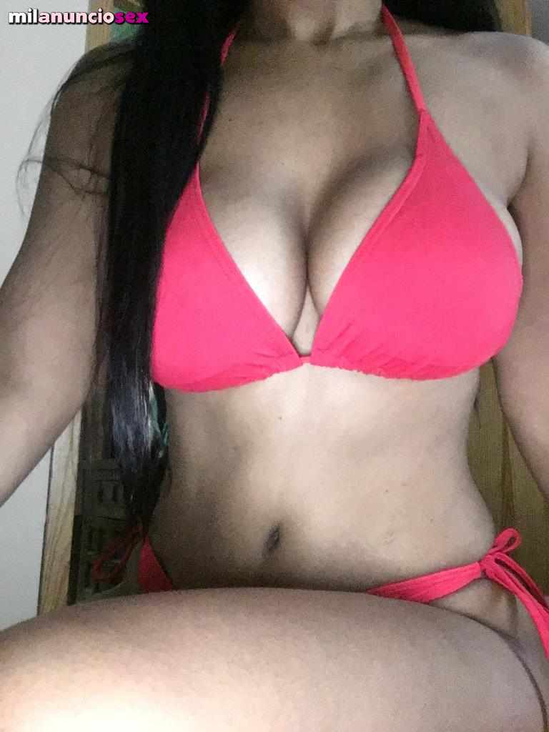 sexy latina masajista