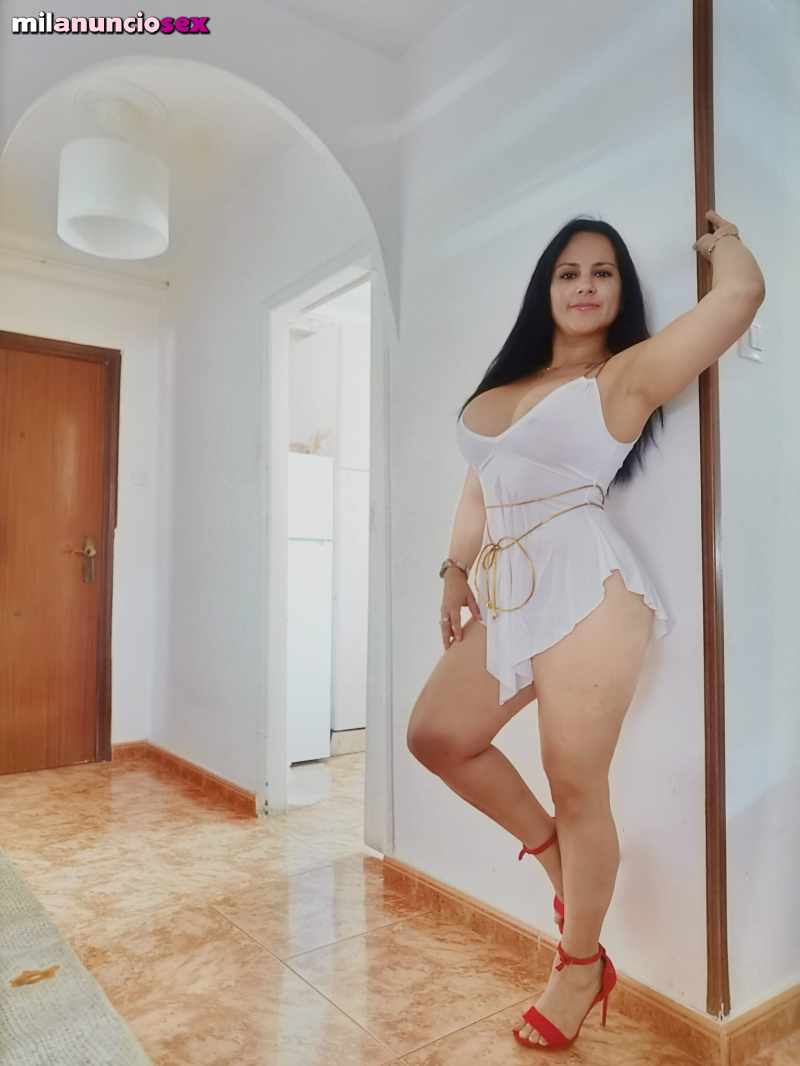 Sexy latina y curvas perfectas
