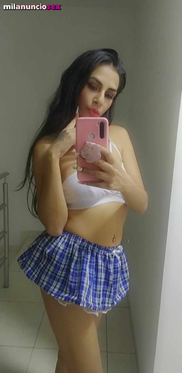 HERMOSA Y DELGADA ,CHICA LATINA VIDEOLLA