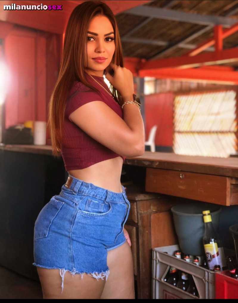 Karol hermosa peliroja latina de piel ca