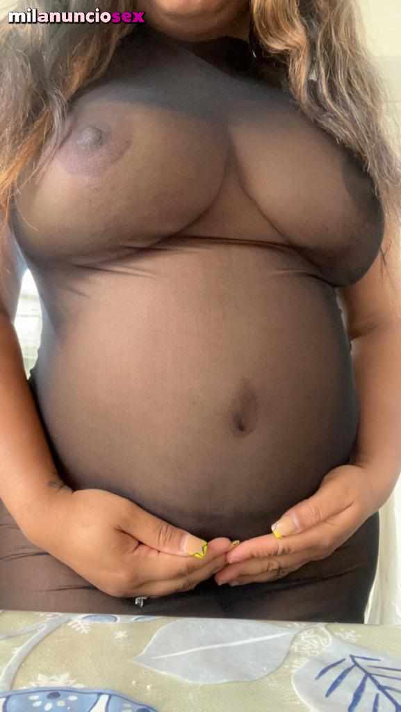 Laura embarazada ardiente golosa