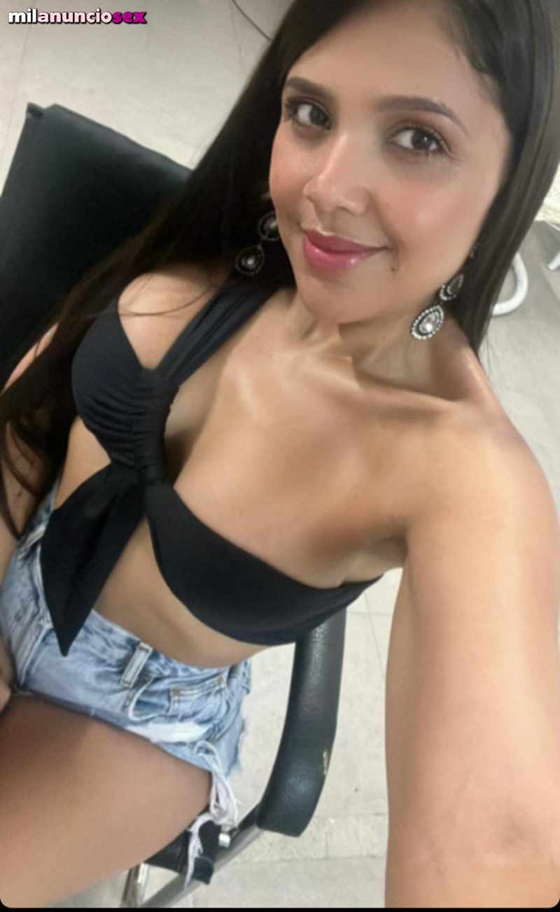 Encantadora colombiana juguetona