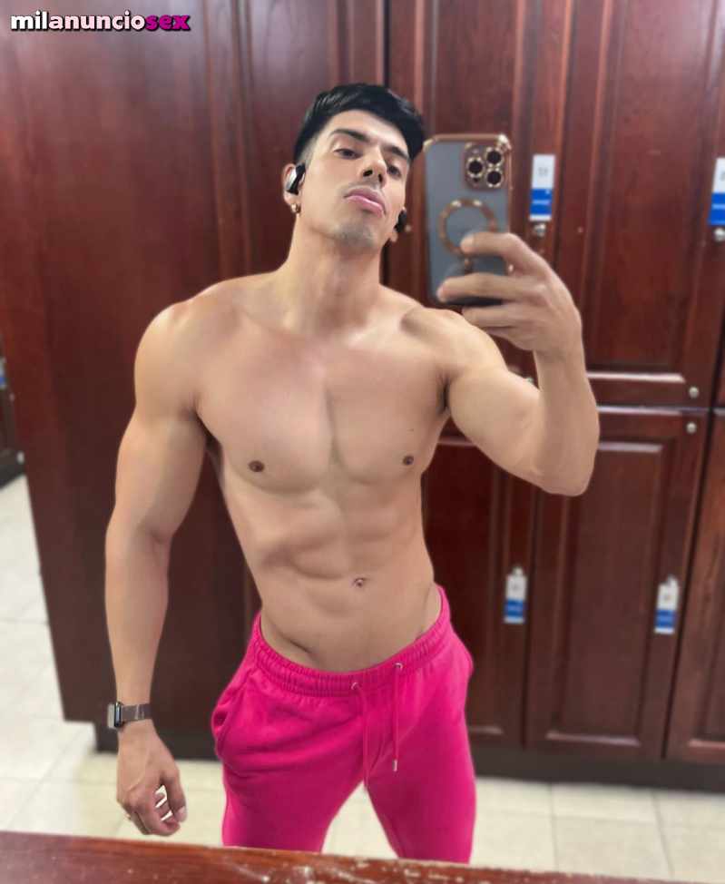 Joven pollon dominante cumplo tus morbos