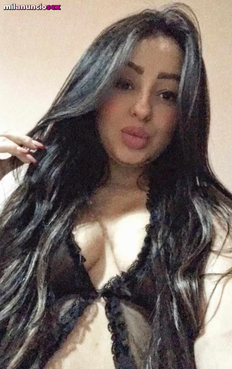 CRIS COLOMBIANA TU DIOSA EN PUEBLO NUEVO