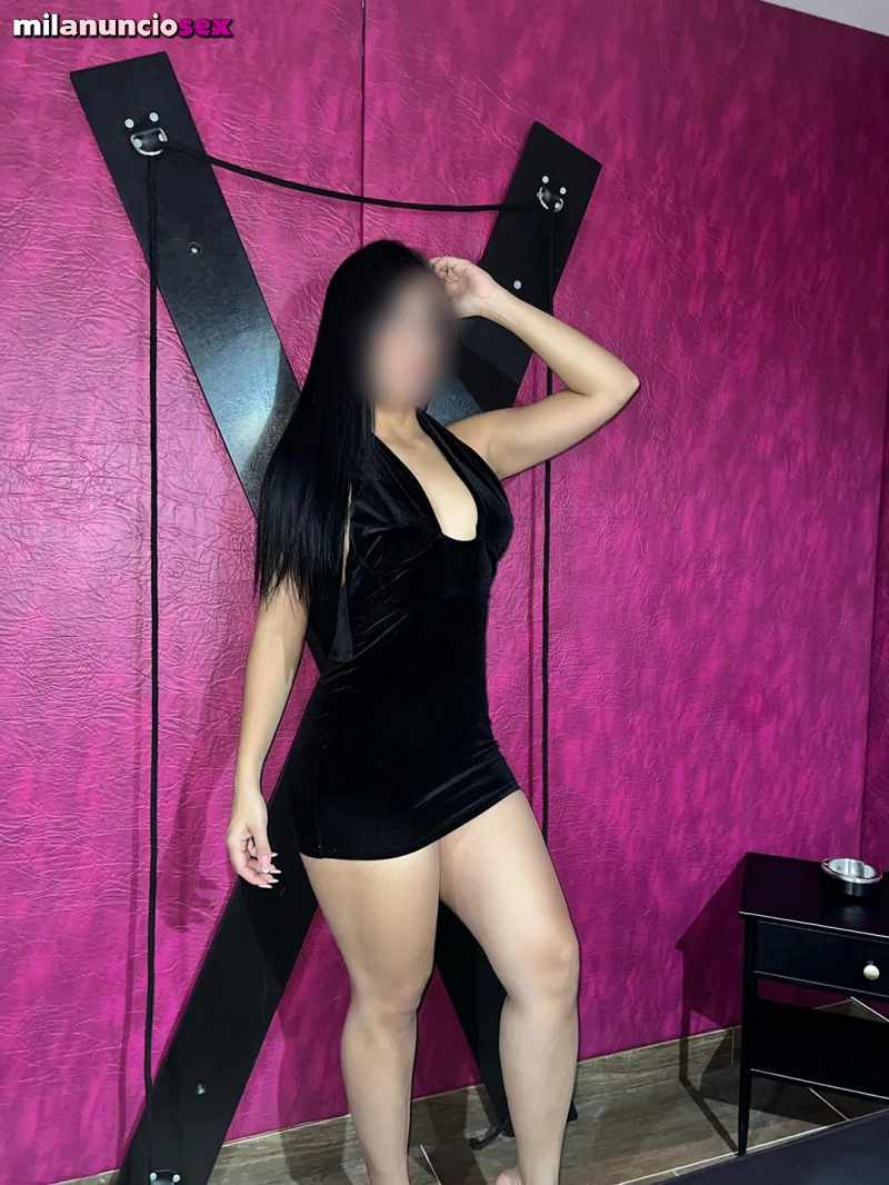 SAMANTHA joven Latina independiente