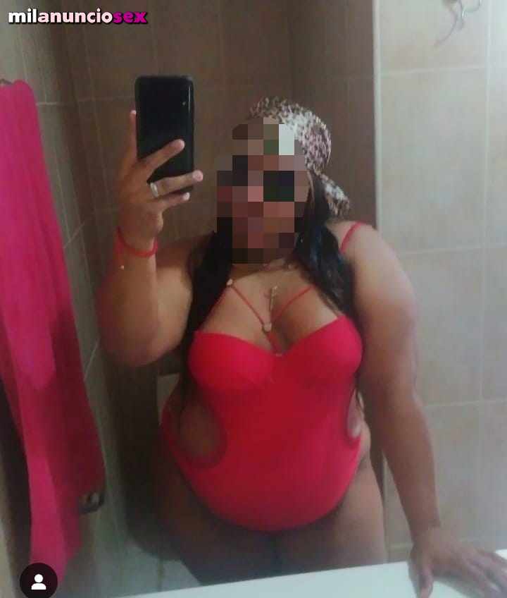 Linda mujer colombiana exuberante madura