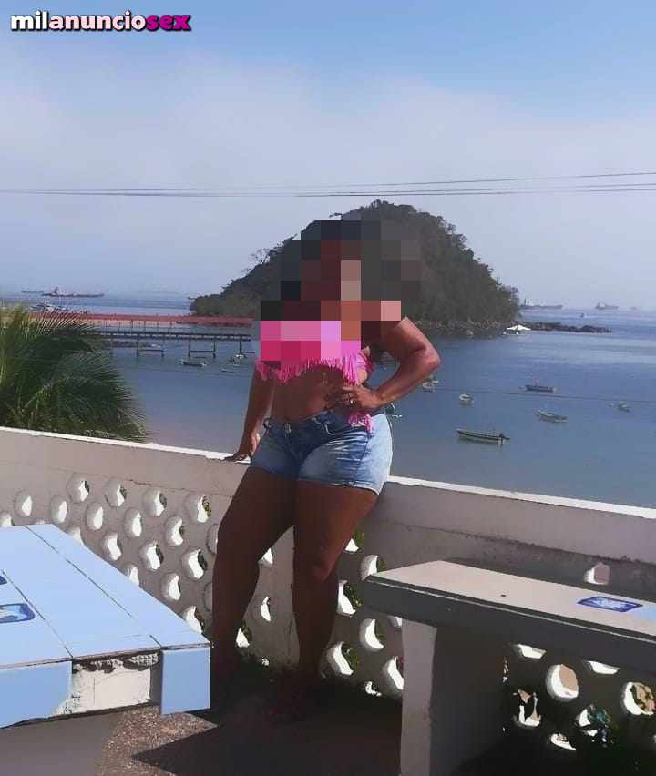 Linda mujer colombiana exuberante madura