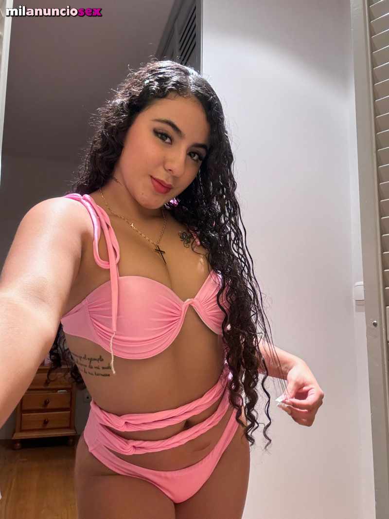 Dulce jovencita colombiana