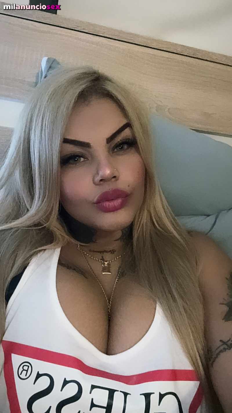 Esmeralda chica latina vip