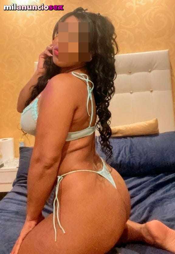 UNA MUJER DELICIOSAMENTE SEXY, EXOTICA