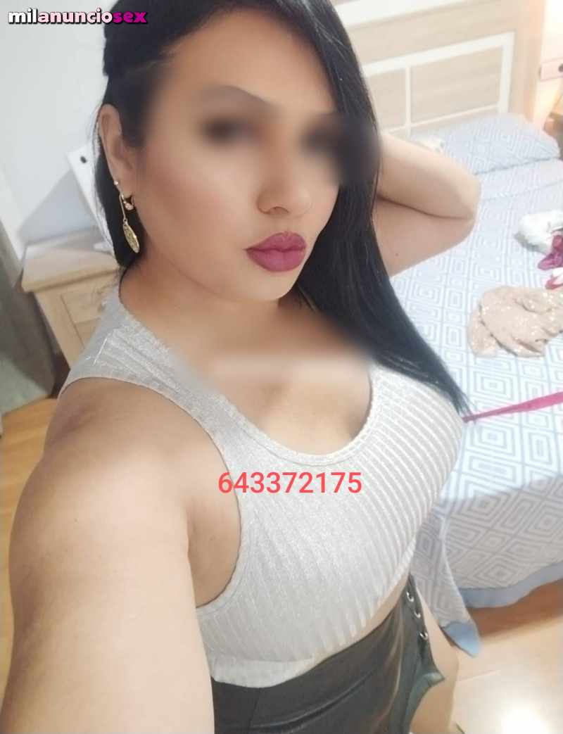 Latina dominante sexy guapa