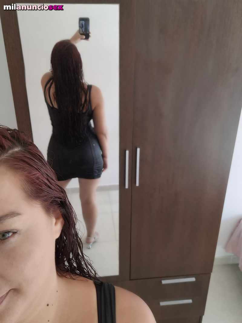 Celeste colombiana elegante y seductora