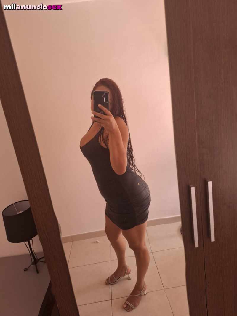 Celeste colombiana elegante y seductora