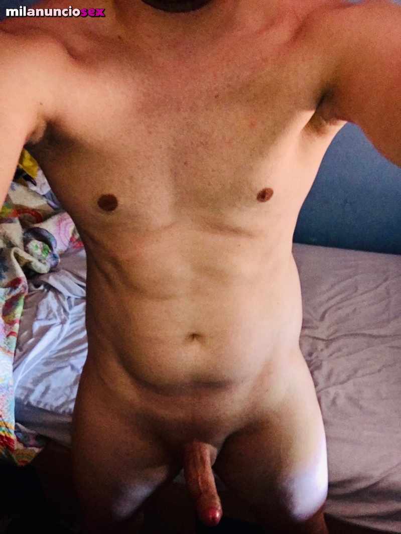 Chico guapo y dotado busca pareja