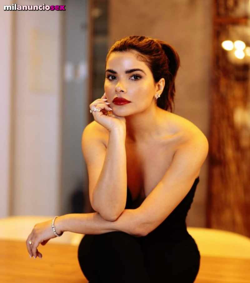 DENISE CARIÑOSA ELEGANTE SEXY - ZALDIBAR
