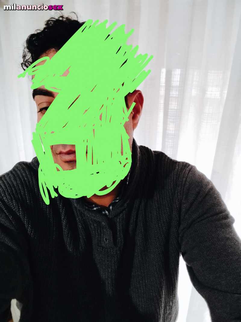 Chico acompañante de mujeres chicas aven