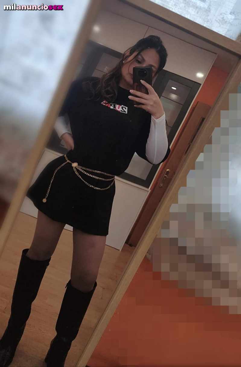 Zoe española de élite muy guapa