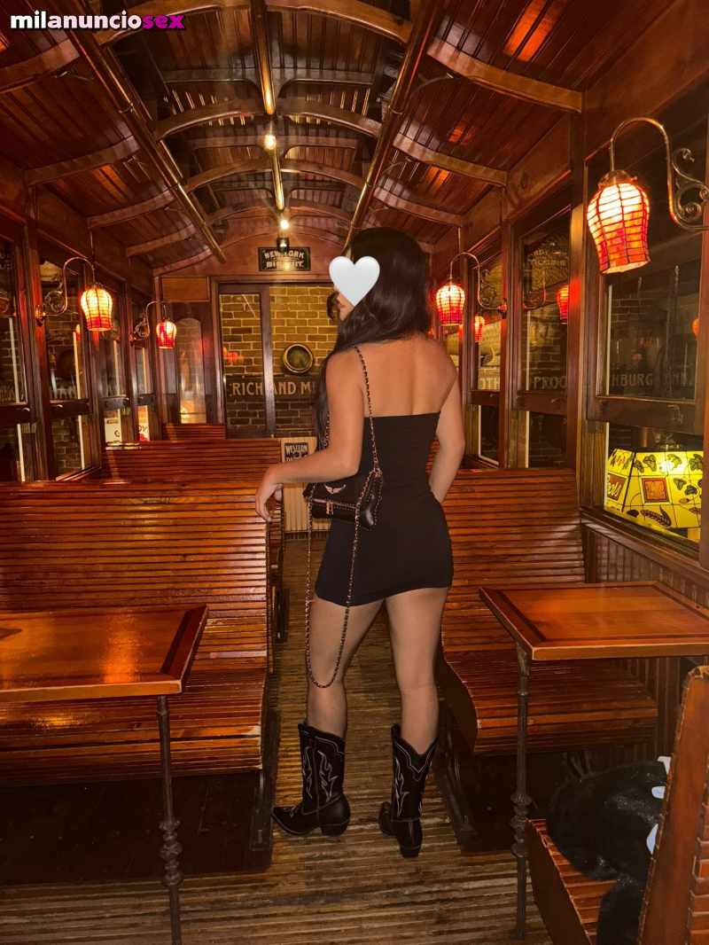 Emily venezolana jovencita cachonda