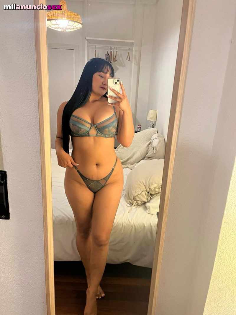 Luna teen colombiana coñito humedo